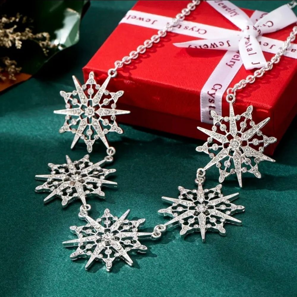 Snowflake Rhinestone Necklace - Picture 5 of 5